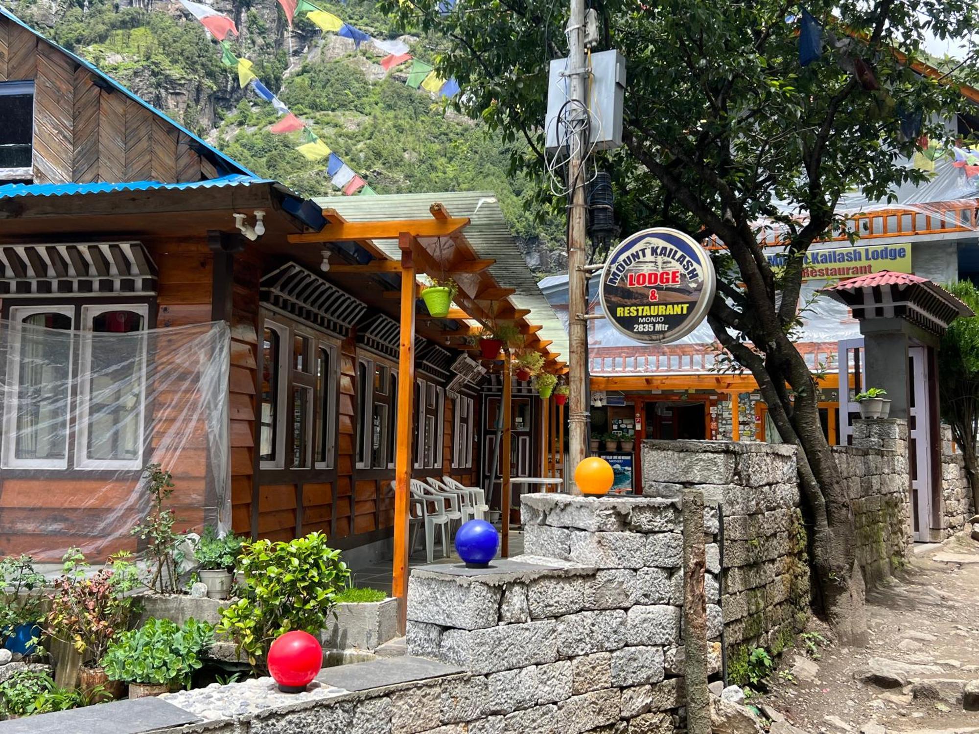 Mount Kailash Lodge And Resturant , Monjo Zewnętrze zdjęcie